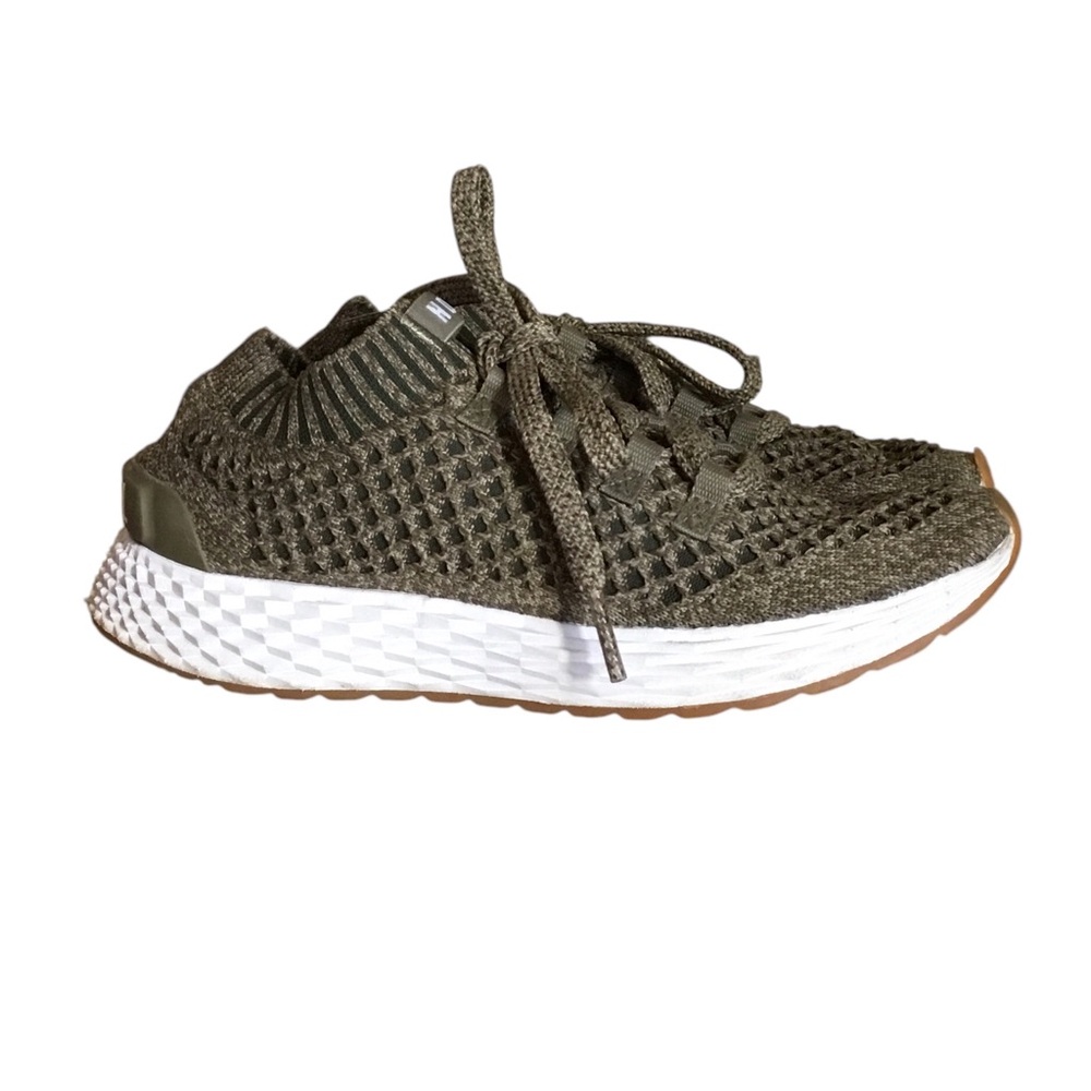 NOBULL Green Sneakers Lightweight Athletic Design